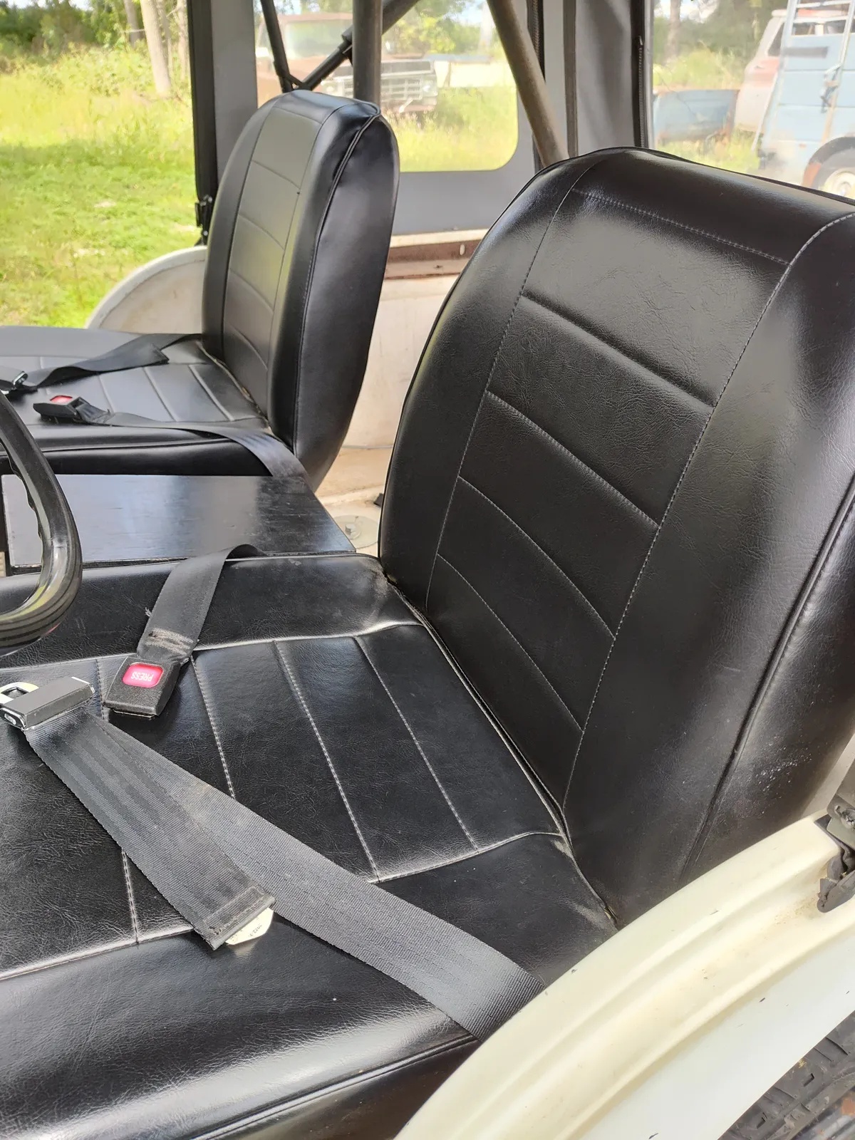 Amc-Jeep-1974-White-Black-5