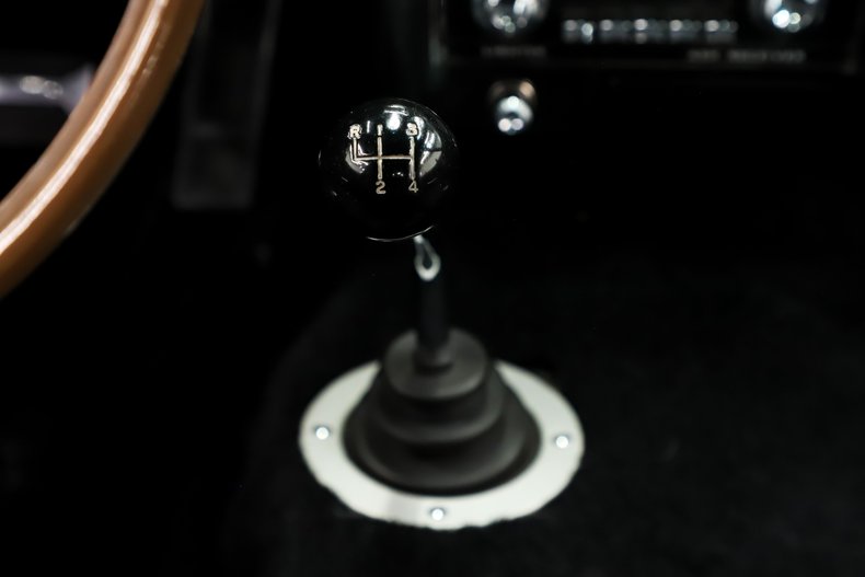 American-motors-Amx-1969-Big-Bad-Green-Charcoal-Leather-2