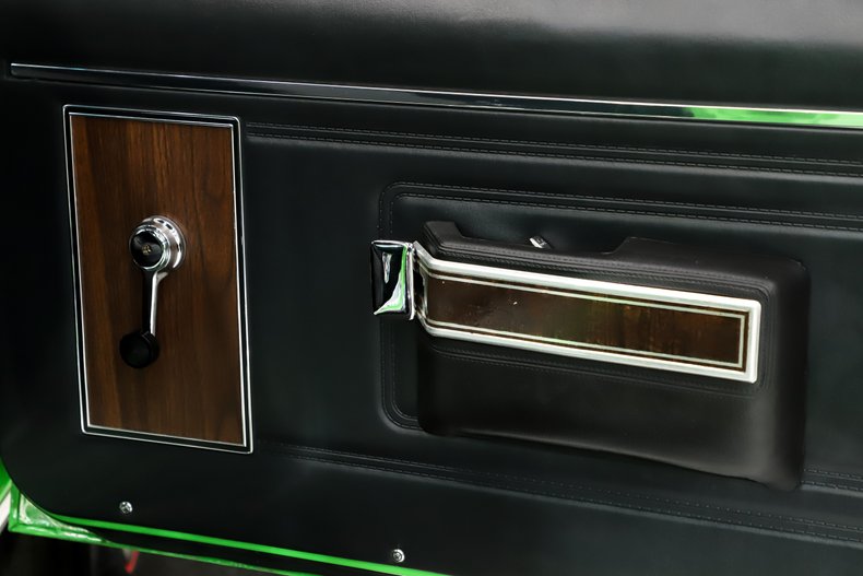 American-motors-Amx-1969-Big-Bad-Green-Charcoal-Leather-37