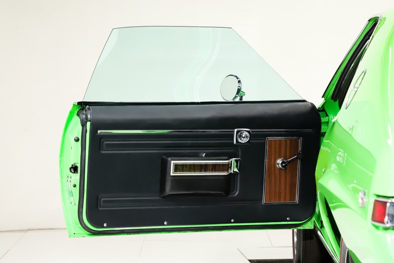 American-motors-Amx-1969-Big-Bad-Green-Charcoal-Leather-9