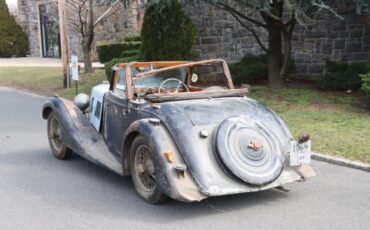 Aston-martin-Am-1938-Black-Burgundy-1