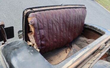 Aston-martin-Am-1938-Black-Burgundy-5