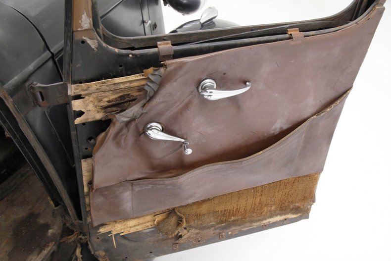 Austin-A125-1937-Black-Chocolate-32