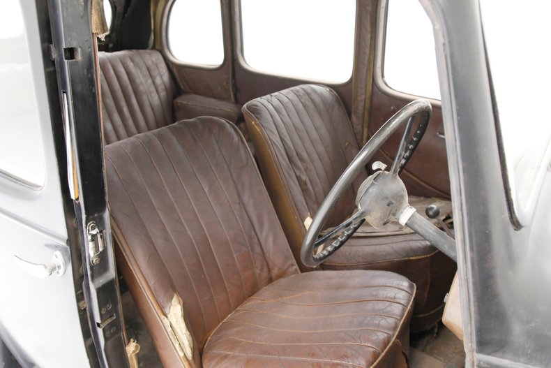 Austin-A125-1937-Black-Chocolate-34