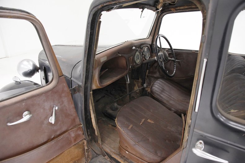 Austin-A125-1937-Black-Chocolate-37