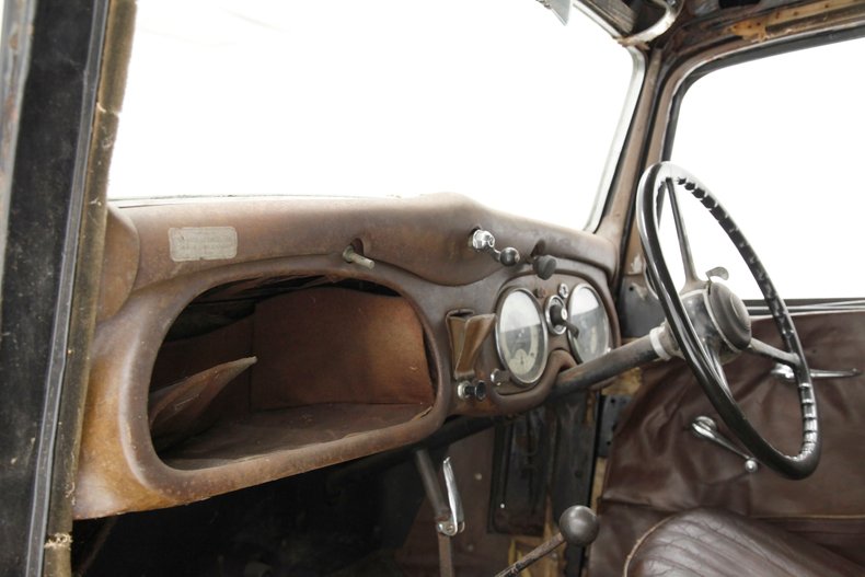 Austin-A125-1937-Black-Chocolate-39