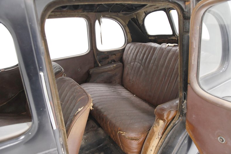 Austin-A125-1937-Black-Chocolate-42