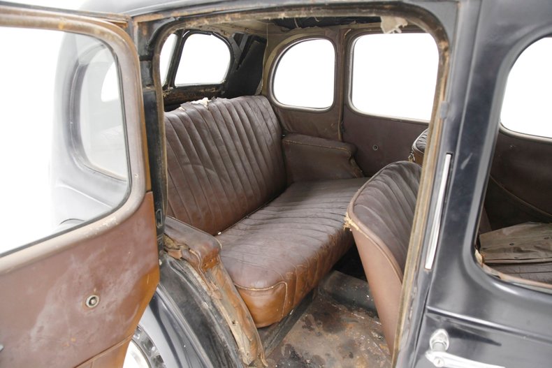 Austin-A125-1937-Black-Chocolate-43