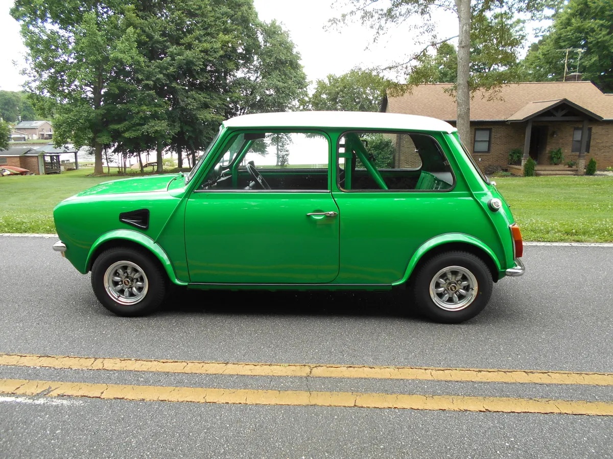 Austin-Cooper-1974-Green-Black-3