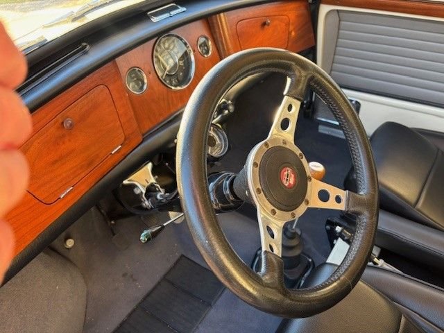 Austin-Mini-cooper-1964-Yellow-Black-10