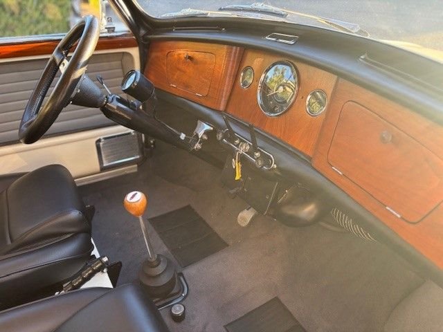 Austin-Mini-cooper-1964-Yellow-Black-16