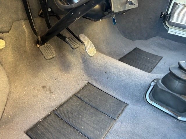 Austin-Mini-cooper-1964-Yellow-Black-18