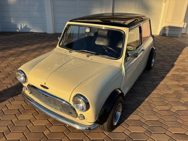 Austin-Mini-cooper-1964-Yellow-Black-2