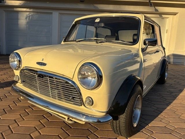 Austin-Mini-cooper-1964-Yellow-Black-21