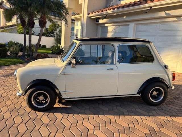 Austin-Mini-cooper-1964-Yellow-Black-24