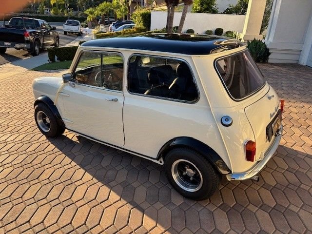 Austin-Mini-cooper-1964-Yellow-Black-25