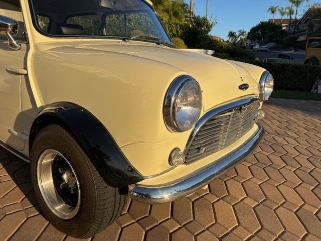 Austin-Mini-cooper-1964-Yellow-Black-27