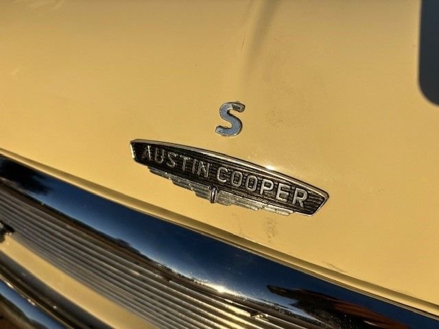 Austin-Mini-cooper-1964-Yellow-Black-28