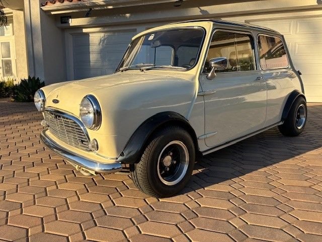 Austin-Mini-cooper-1964-Yellow-Black-3