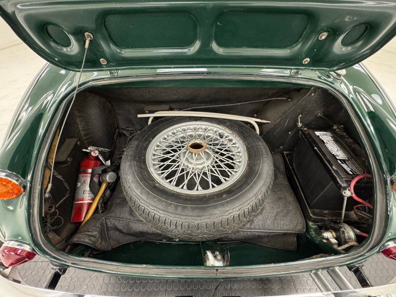 Austin-healey-3000-1967-British-Racing-Green-Black-28