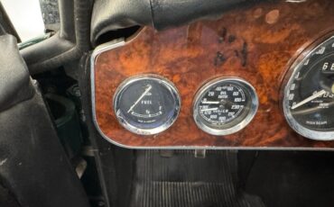 Austin-healey-3000-1967-British-Racing-Green-Black-39