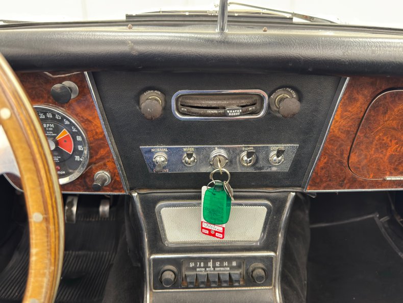 Austin-healey-3000-1967-British-Racing-Green-Black-42