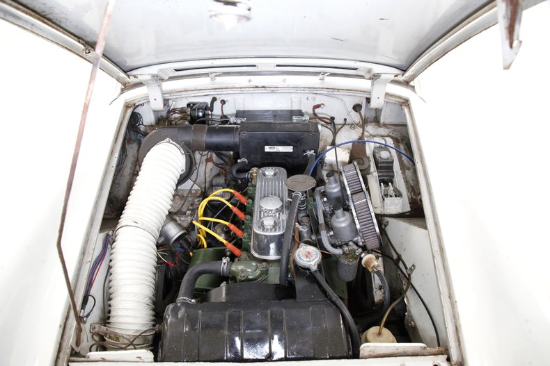 Austin-healey-Sprite-1966-Old-English-White-Black-11