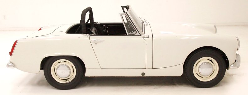 Austin-healey-Sprite-1966-Old-English-White-Black-14