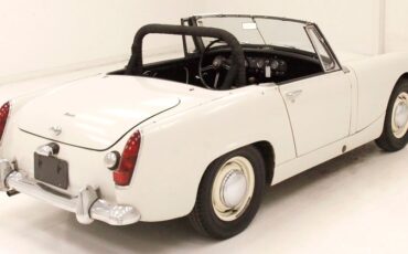 Austin-healey-Sprite-1966-Old-English-White-Black-17
