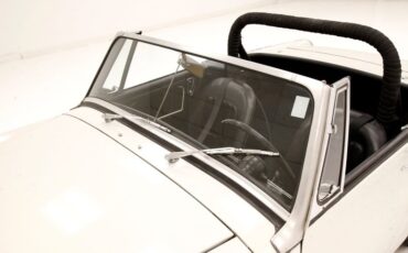 Austin-healey-Sprite-1966-Old-English-White-Black-27