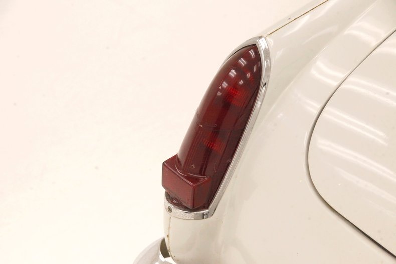 Austin-healey-Sprite-1966-Old-English-White-Black-31