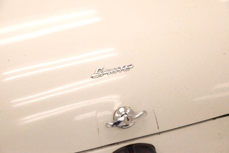 Austin-healey-Sprite-1966-Old-English-White-Black-32