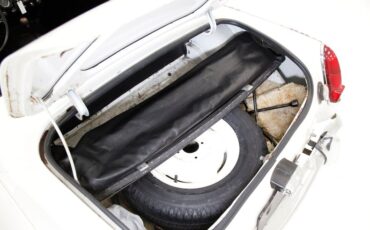 Austin-healey-Sprite-1966-Old-English-White-Black-34