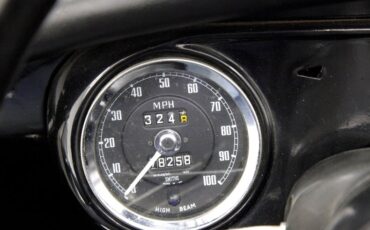 Austin-healey-Sprite-1966-Old-English-White-Black-41