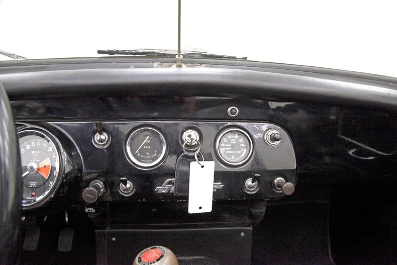 Austin-healey-Sprite-1966-Old-English-White-Black-42