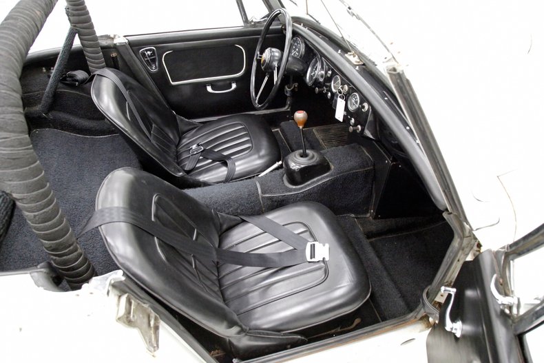 Austin-healey-Sprite-1966-Old-English-White-Black-45