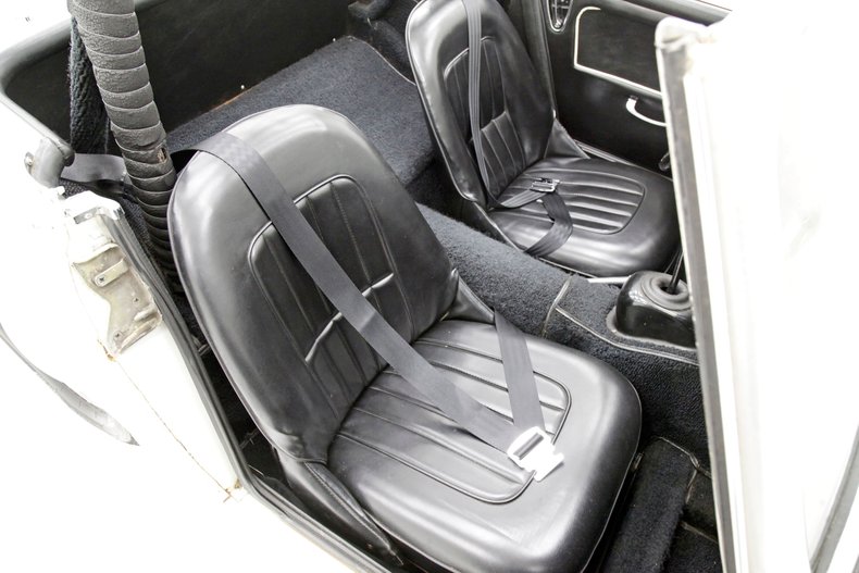 Austin-healey-Sprite-1966-Old-English-White-Black-46