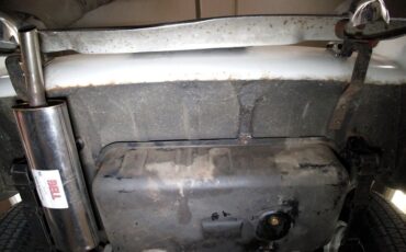 Austin-healey-Sprite-1966-Old-English-White-Black-48