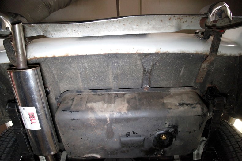 Austin-healey-Sprite-1966-Old-English-White-Black-48