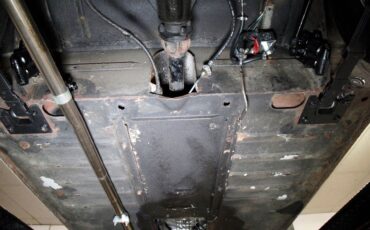 Austin-healey-Sprite-1966-Old-English-White-Black-8