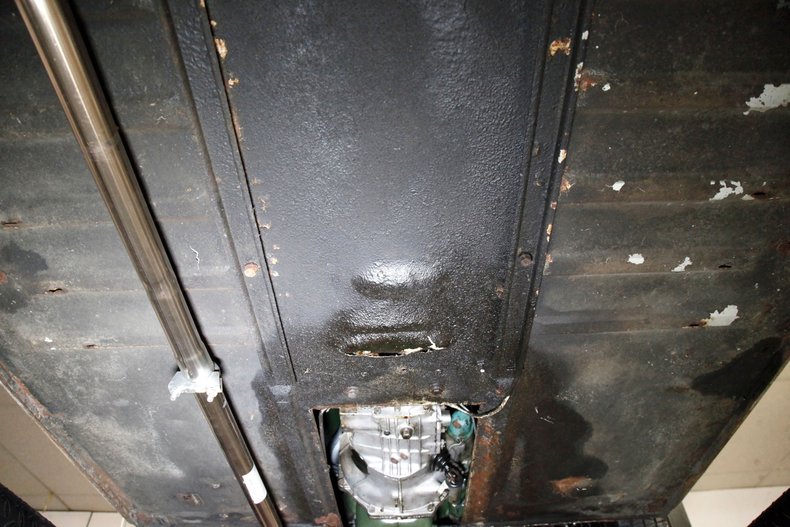 Austin-healey-Sprite-1966-Old-English-White-Black-9