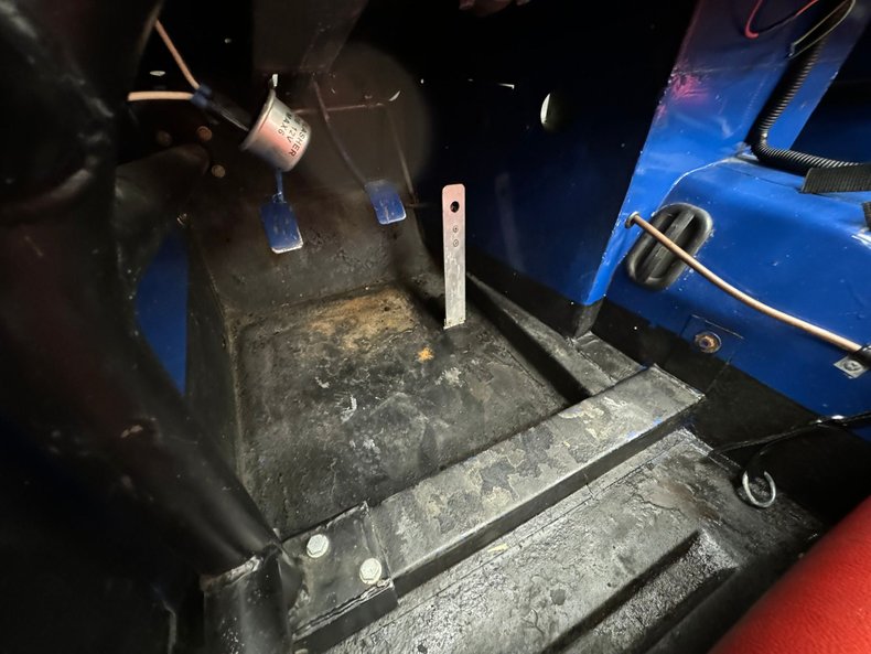 Austin-healey-Sprite-1967-Blue-Red-15