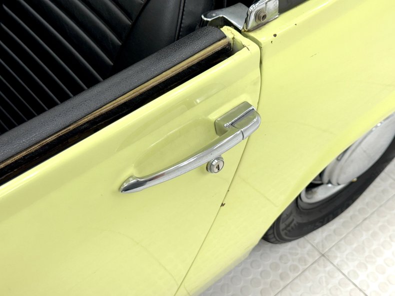 Austin-healey-Sprite-1969-Sunshine-Yellow-Black-10