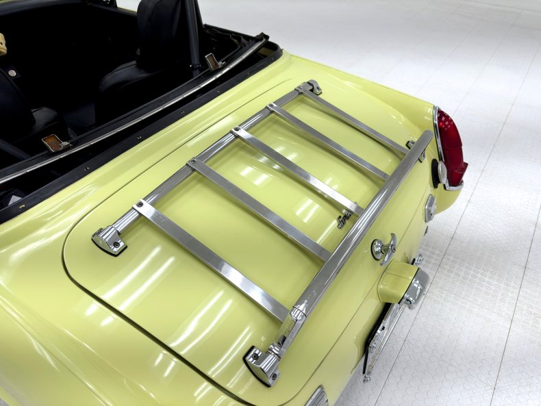 Austin-healey-Sprite-1969-Sunshine-Yellow-Black-12