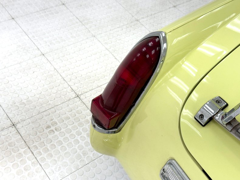 Austin-healey-Sprite-1969-Sunshine-Yellow-Black-13