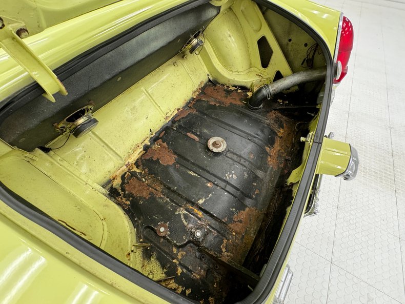 Austin-healey-Sprite-1969-Sunshine-Yellow-Black-25