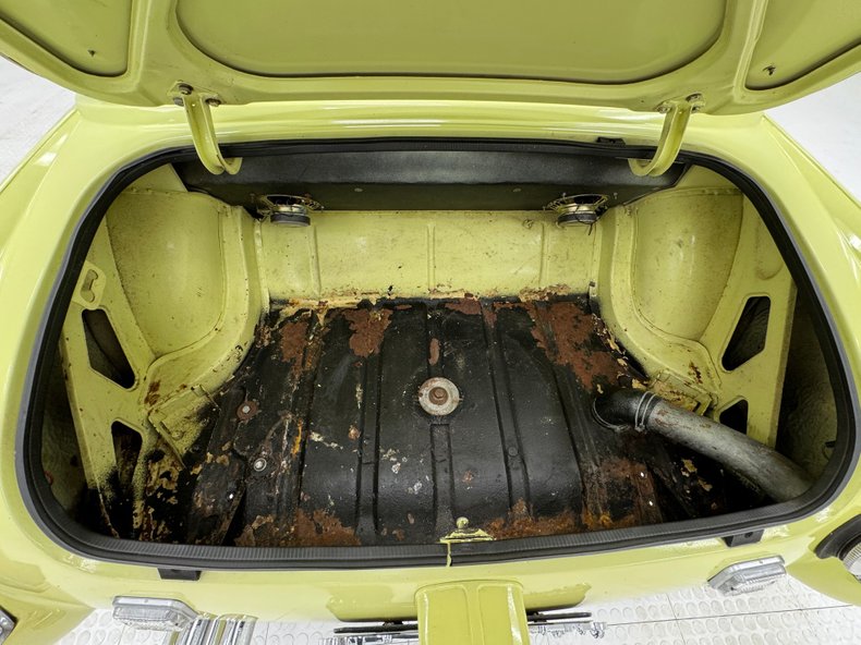 Austin-healey-Sprite-1969-Sunshine-Yellow-Black-26