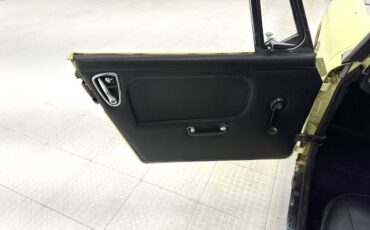 Austin-healey-Sprite-1969-Sunshine-Yellow-Black-28