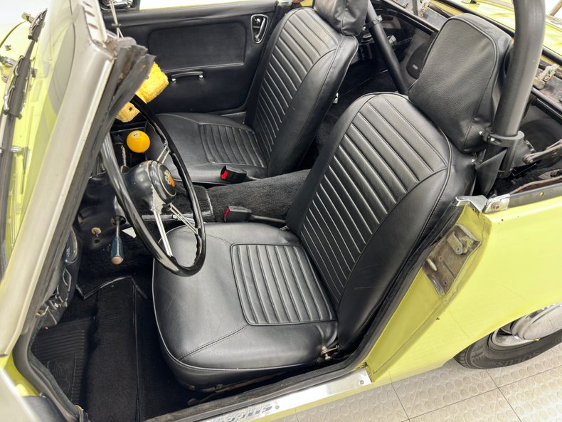 Austin-healey-Sprite-1969-Sunshine-Yellow-Black-30