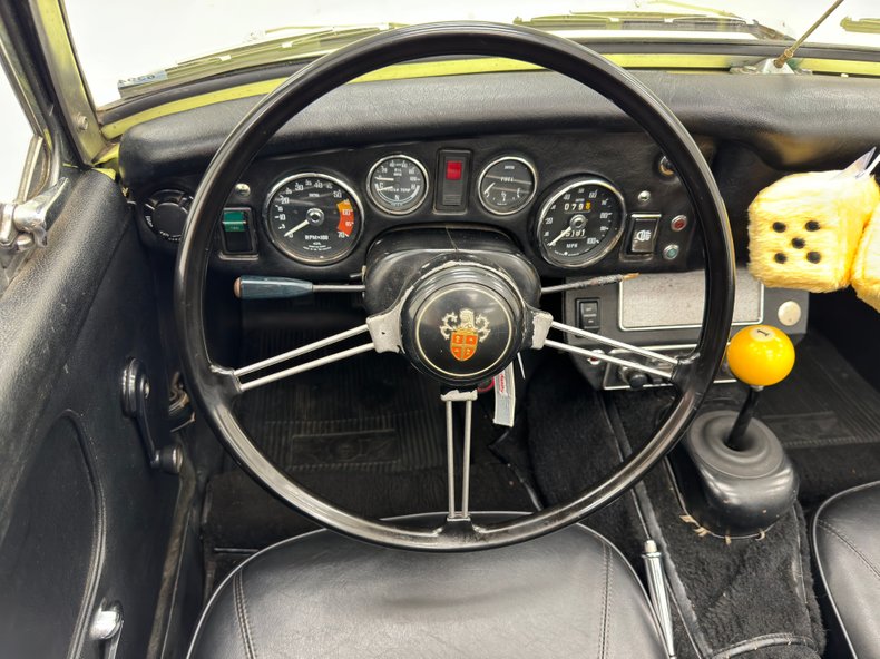 Austin-healey-Sprite-1969-Sunshine-Yellow-Black-36